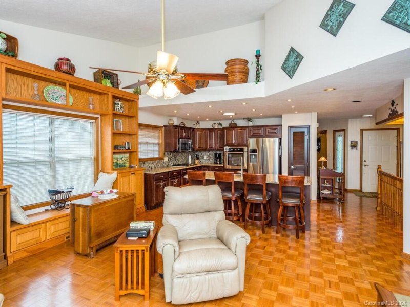 Property image 5 at 152 Laurel Park Place, Hendersonville, NC 28791