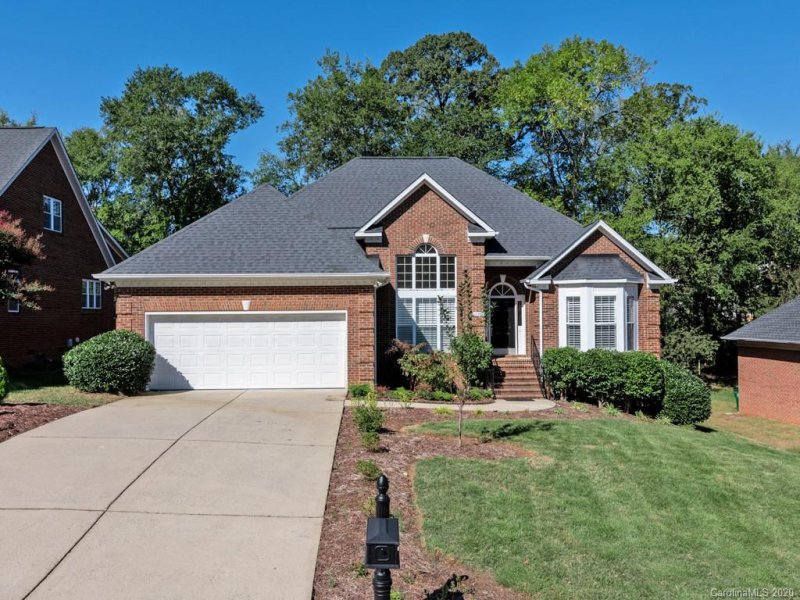 Property image 3 at 10502 Misty Ridge Lane, Charlotte, NC 28277