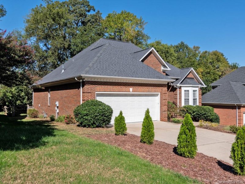 Property image 4 at 10502 Misty Ridge Lane, Charlotte, NC 28277