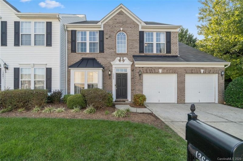 13625 Waterplace Lane