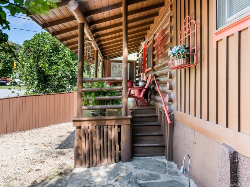 Property image 5 at 28 Rhododendron Drive, Asheville, NC 28805