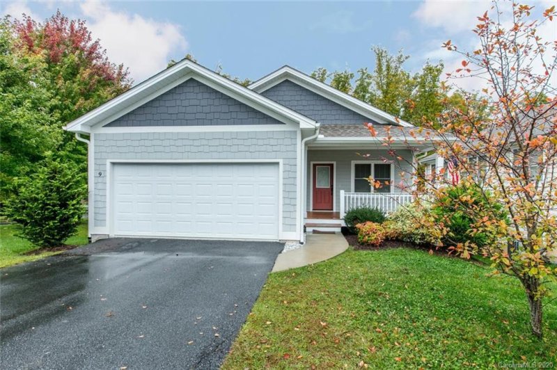 Property image 2 at 9 Little Fox Lane, Fletcher, NC 28732