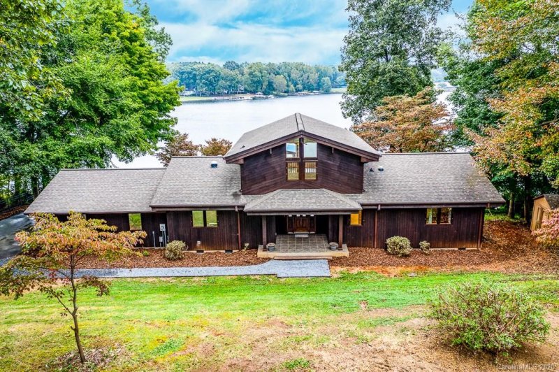 Property image 2 at 336 Beaten Path Road, Mooresville, NC 28117