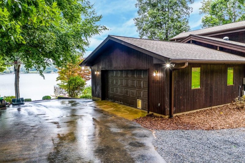 Property image 4 at 336 Beaten Path Road, Mooresville, NC 28117