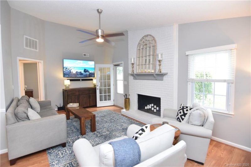 Property image 2 at 2515 Dalston Lane, Charlotte, NC 28210