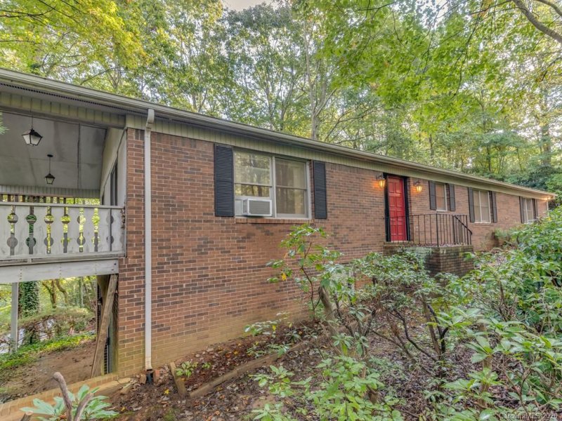 Property image 2 at 176 Long John Drive, Hendersonville, NC 28791