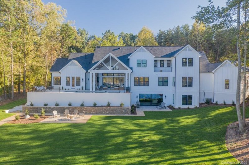 Property image 3 at 110 Stonemarker Road, Mooresville, NC 28117