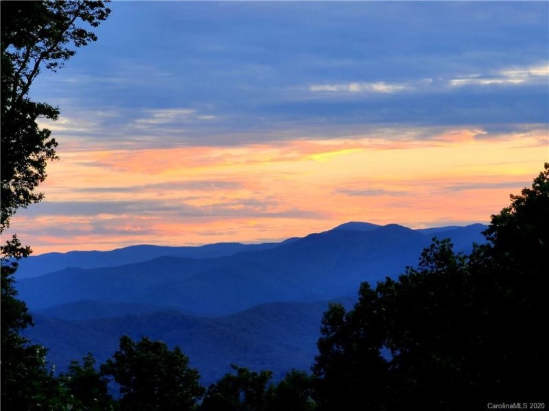 14 Majestic Overlook Way