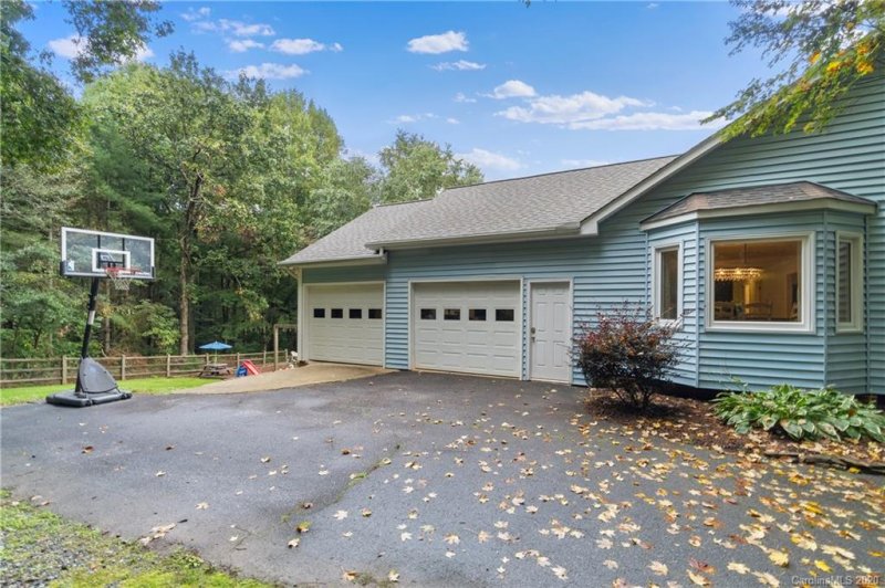 Property image 3 at 3209 15th Street, Hickory, NC 28601