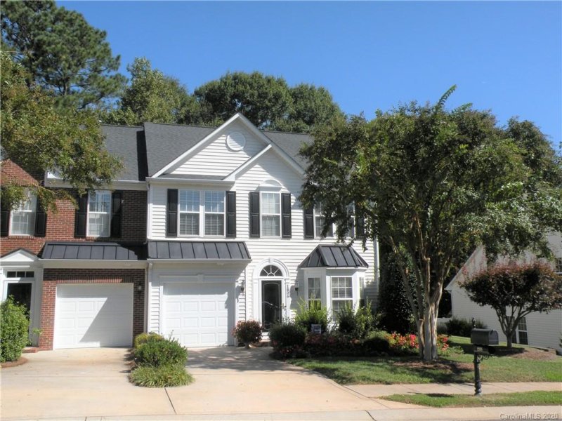 1806 Robinwood Village Drive