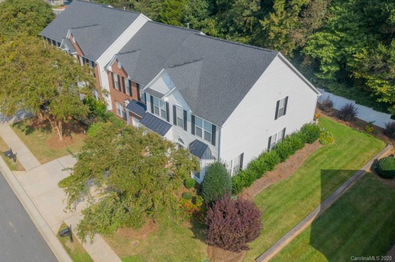 Property image 3 at 1806 Robinwood Village Drive, Gastonia, NC 28054