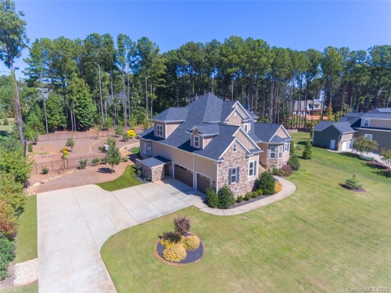 Property image 2 at 230 Washam Road, Mooresville, NC 28117