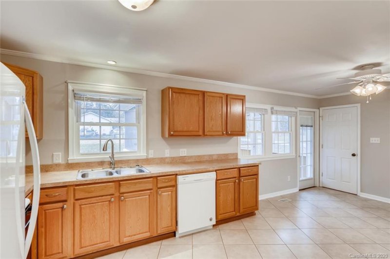 Property image 4 at 128 Barclay Lane, Mooresville, NC 28115