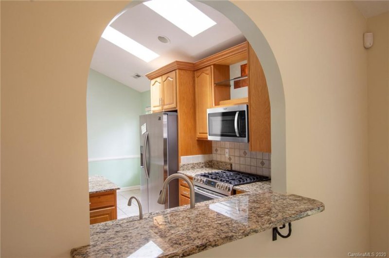 Property image 5 at 8 Stonebridge Drive, Asheville, NC 28805