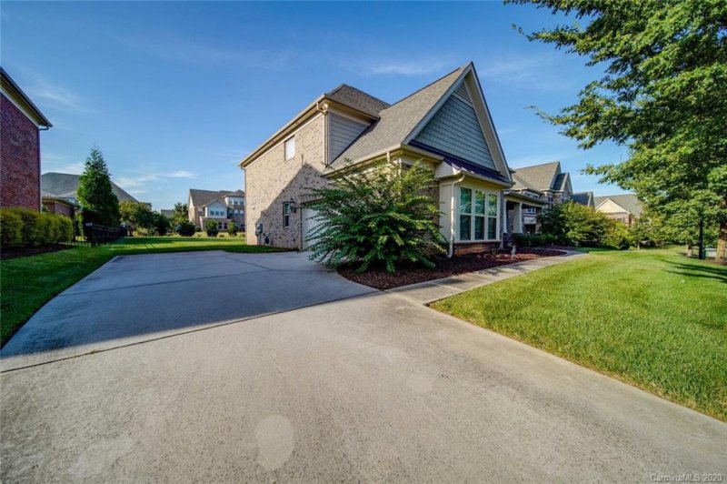 Property image 2 at 9933 Woodland Watch Court, Charlotte, NC 28277