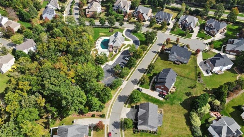 Property image 4 at 16523 Silversword Drive, Charlotte, NC 28213