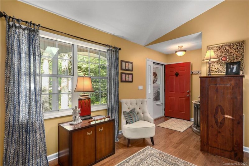 Property image 3 at 316 Derby Lane, Hendersonville, NC 28739