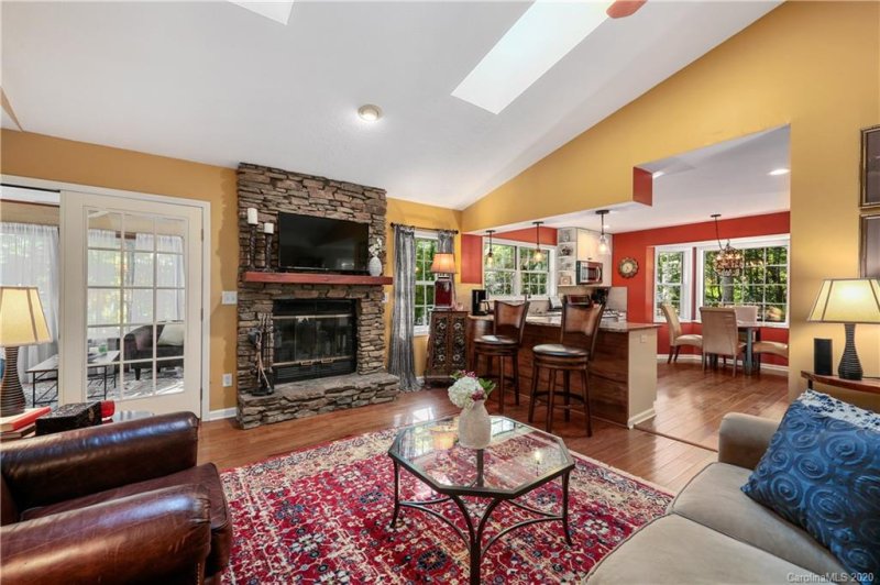 Property image 5 at 316 Derby Lane, Hendersonville, NC 28739