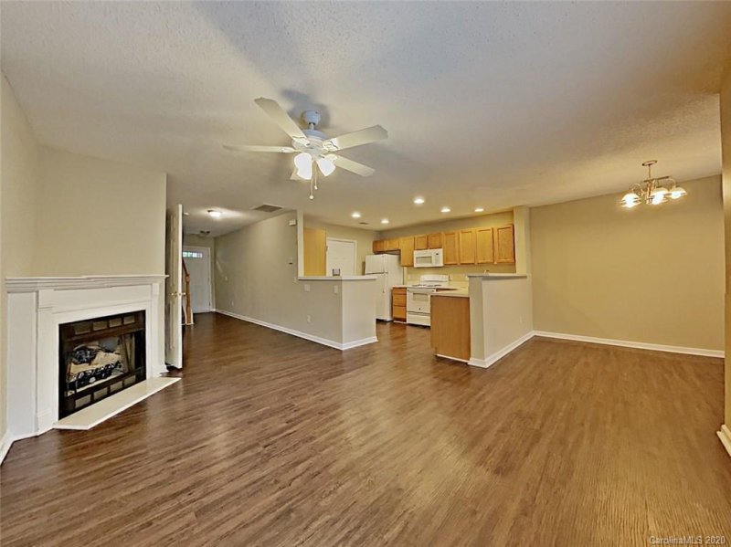 Property image 3 at 10942 Walking Path Lane, Charlotte, NC 28213