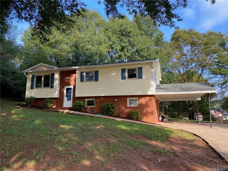 Property image 2 at 21 Claridge Court, Newton, NC 28658