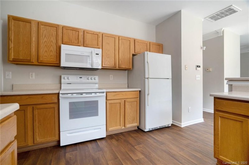 Property image 3 at 161 Mellwood Drive, Charlotte, NC 28214