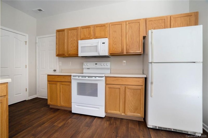 Property image 4 at 161 Mellwood Drive, Charlotte, NC 28214