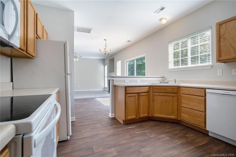 Property image 5 at 161 Mellwood Drive, Charlotte, NC 28214