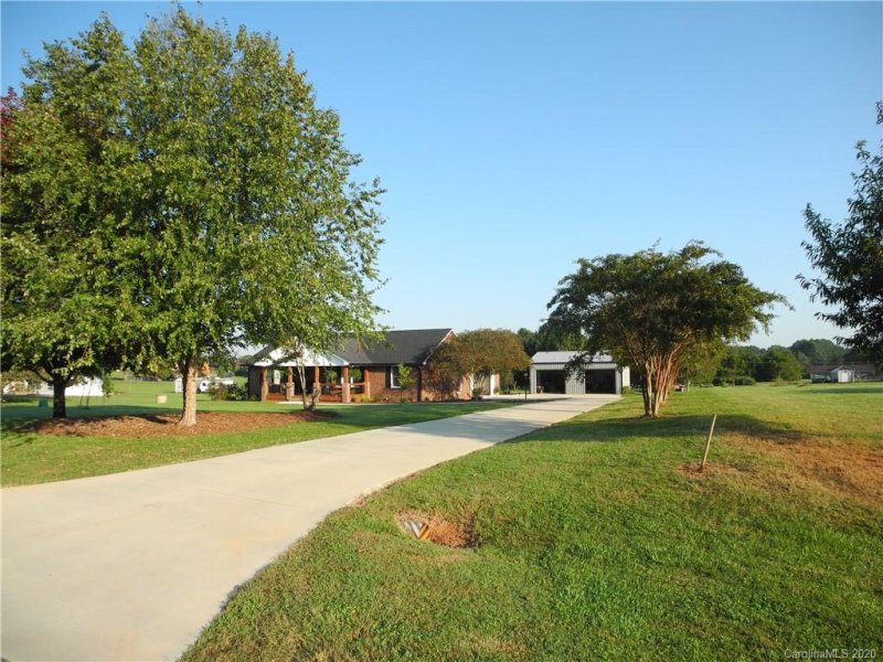 Property image 2 at 2826 Moose Gantt Trail, Crouse, NC 28033