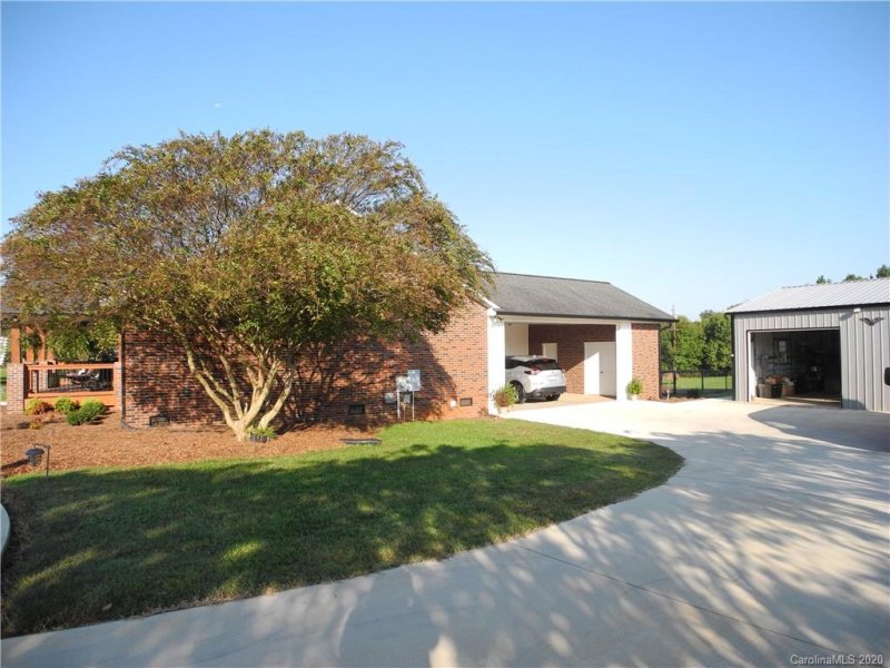 Property image 3 at 2826 Moose Gantt Trail, Crouse, NC 28033