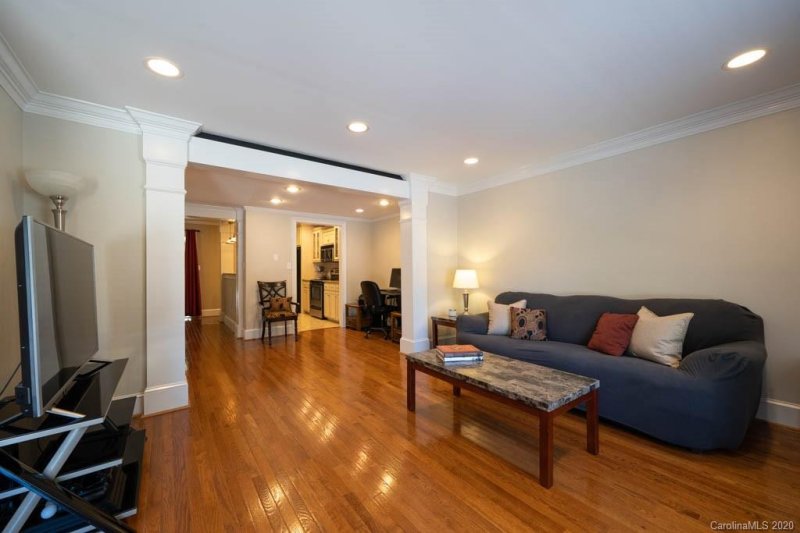 Property image 3 at 826 6th Street, Hickory, NC 28601