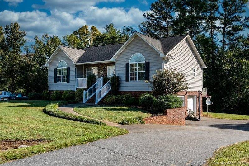 Property image 2 at 9081 Mccray Farms Drive, Hickory, NC 28601