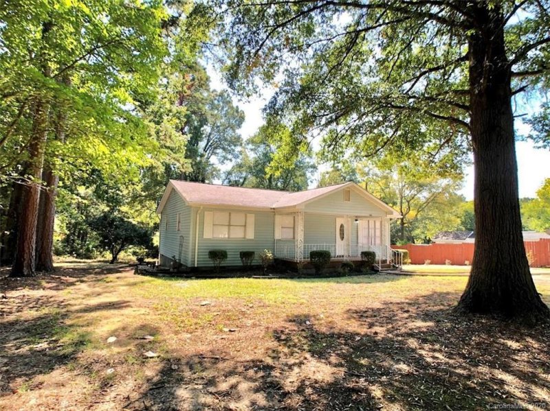 Property image 3 at 808 Morningside Road, Charlotte, NC 28214