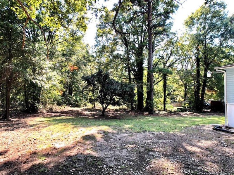 Property image 5 at 808 Morningside Road, Charlotte, NC 28214