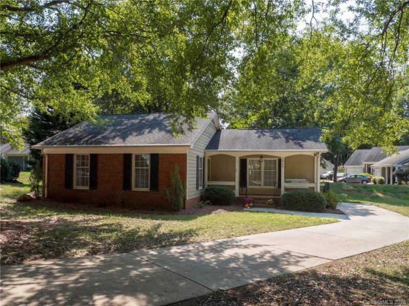 Property image 2 at 2408 Dryden Lane, Charlotte, NC 28210