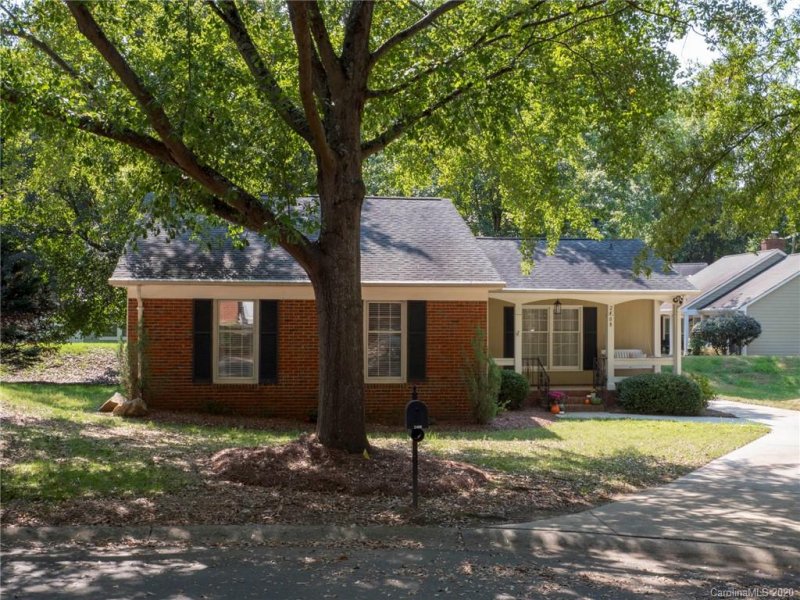 Property image 3 at 2408 Dryden Lane, Charlotte, NC 28210