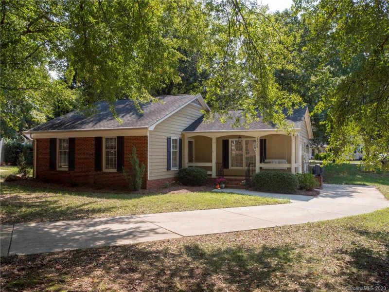 Property image 4 at 2408 Dryden Lane, Charlotte, NC 28210