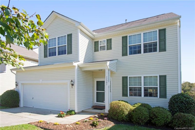 Property image 2 at 11301 Deer Chase Lane, Charlotte, NC 28262