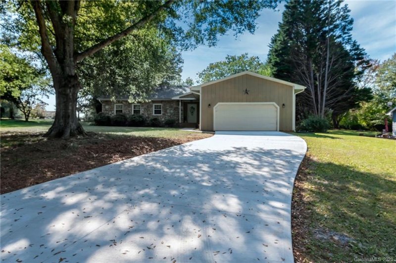 Property image 3 at 346 Hillsboro Road, Taylorsville, NC 28681