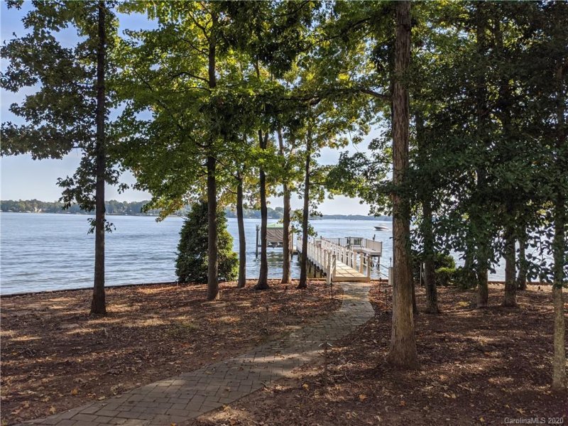 Property image 3 at 8236 Bay Pointe Drive, Denver, NC 28037