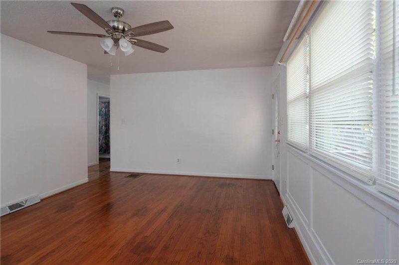 Property image 5 at 32 Debra Lane, Asheville, NC 28806