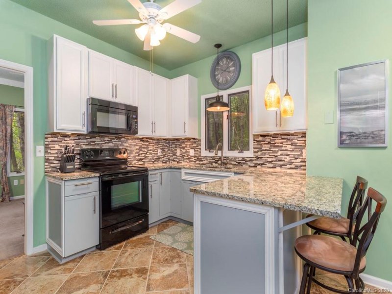 Property image 3 at 305 Piney Mountain Drive, Asheville, NC 28805