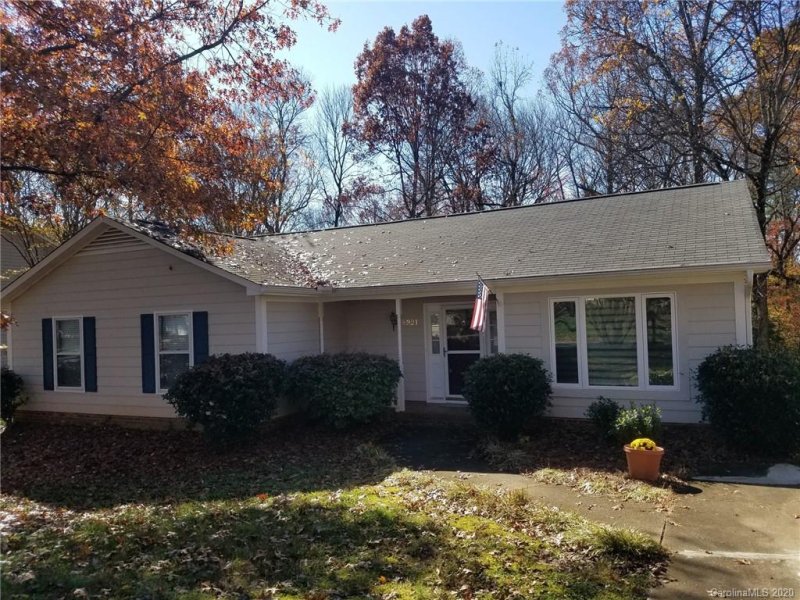 8921 Rittenhouse Circle