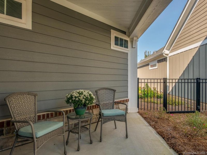 Property image 4 at 16005 Lakeside Loop Lane, Cornelius, NC 28031