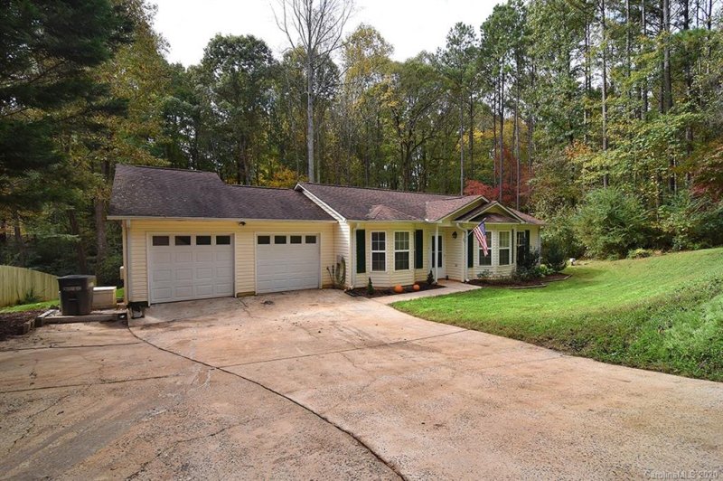 Property image 3 at 184 Creek View Road, Mooresville, NC 28117