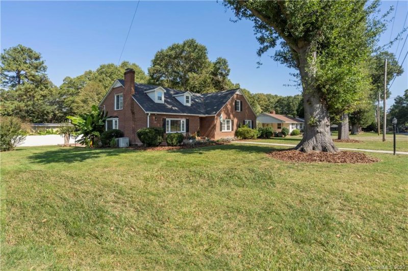 Property image 2 at 712 Townsend Avenue, Gastonia, NC 28052