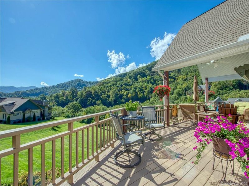 Property image 3 at 8 Kinross Lane, Waynesville, NC 28785