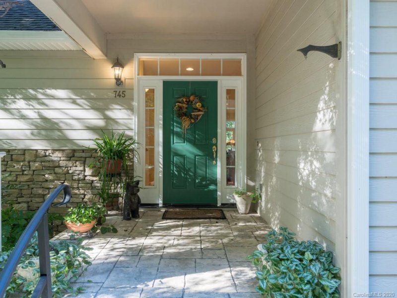 Property image 3 at 745 Somersby Parkway, Hendersonville, NC 28739