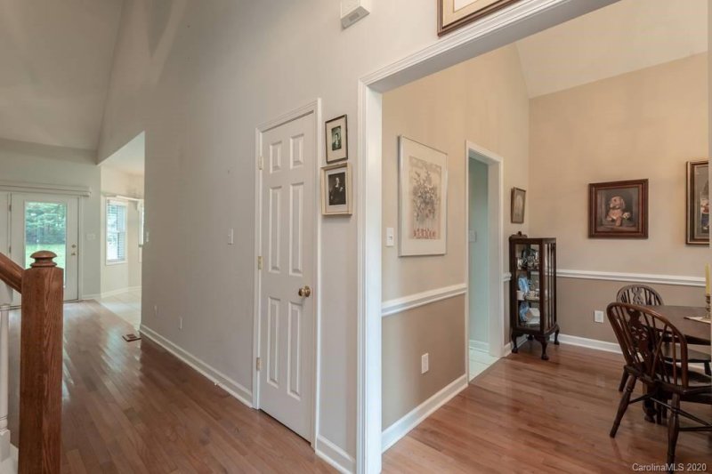 Property image 3 at 1928 Twin Ponds Drive, Hickory, NC 28602