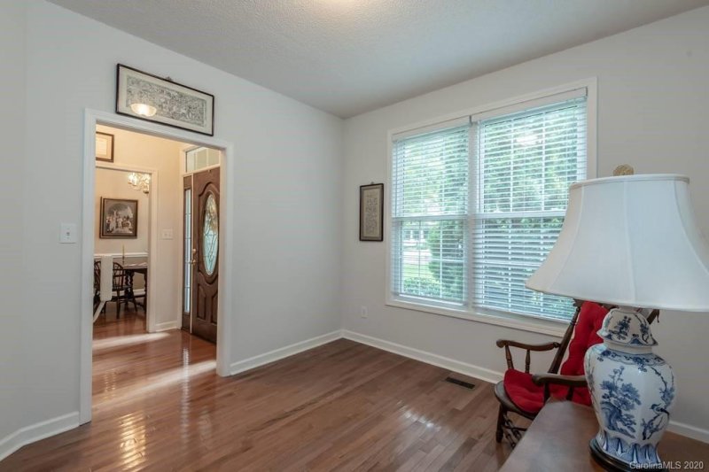 Property image 5 at 1928 Twin Ponds Drive, Hickory, NC 28602