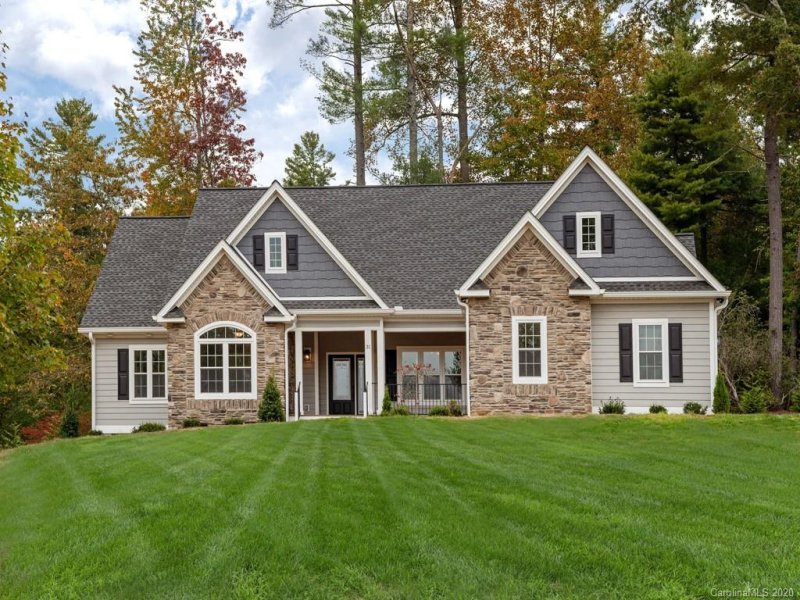 Property image 2 at 31 Blue Moon Lane, Hendersonville, NC 28739